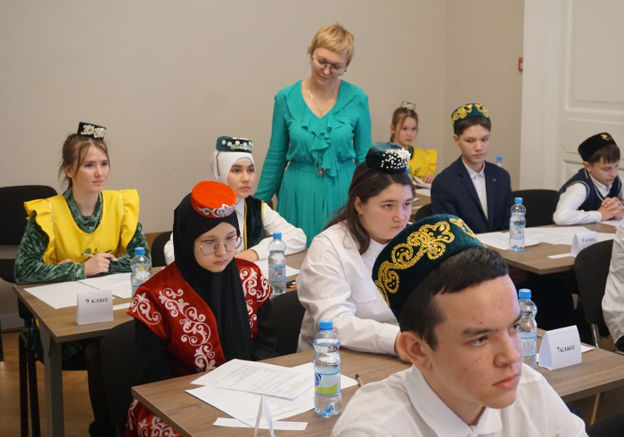 В Екатеринбурге прошел региональный этап олимпиады по татарскому и марийскому языкам и литературе
